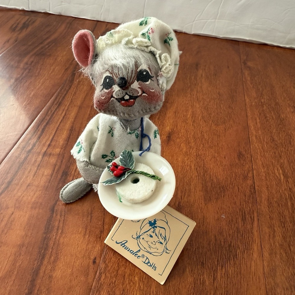 Vintage Annalee 6" Christmas Mouse 1991 with Original hang tag